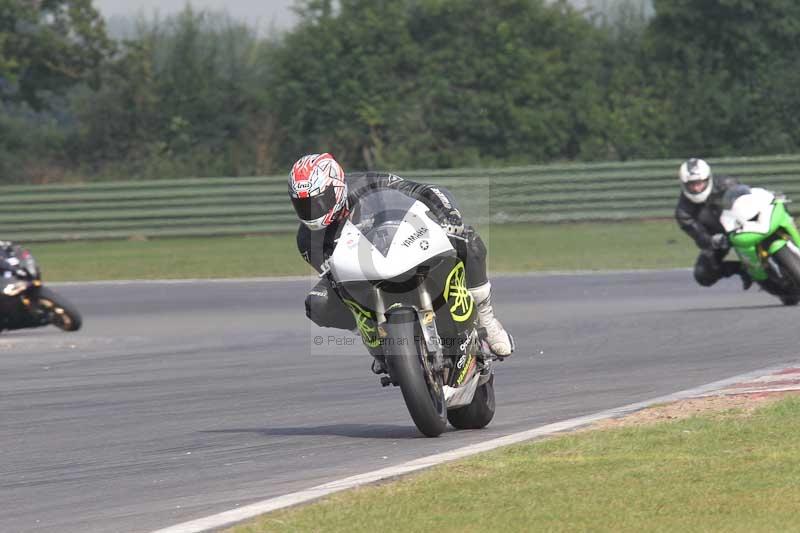 Motorcycle action photographs;Trackday digital images;event digital images;eventdigitalimages;no limits trackday;peter wileman photography;snetterton;snetterton circuit norfolk;snetterton photographs;trackday;trackday photos