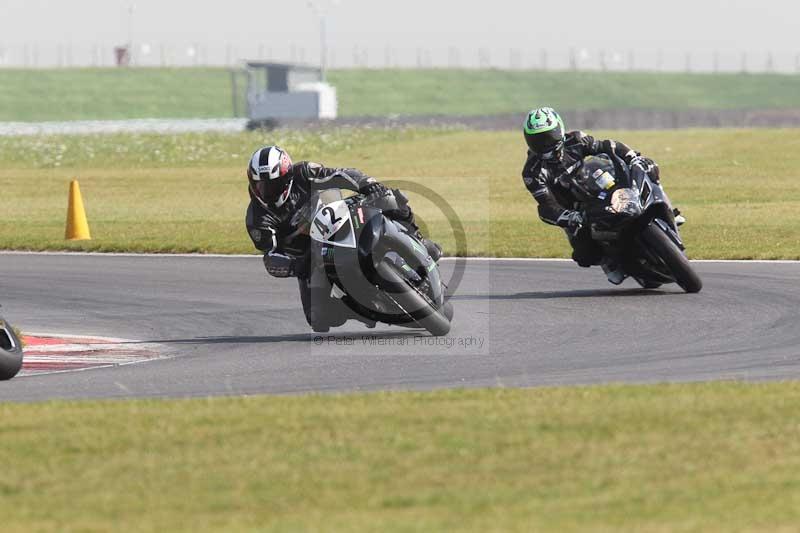 Motorcycle action photographs;Trackday digital images;event digital images;eventdigitalimages;no limits trackday;peter wileman photography;snetterton;snetterton circuit norfolk;snetterton photographs;trackday;trackday photos
