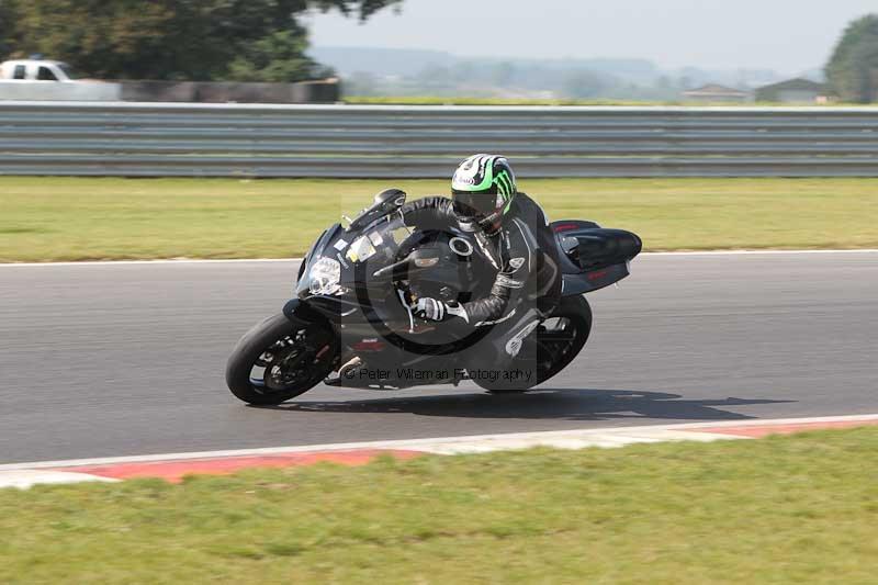 Motorcycle action photographs;Trackday digital images;event digital images;eventdigitalimages;no limits trackday;peter wileman photography;snetterton;snetterton circuit norfolk;snetterton photographs;trackday;trackday photos