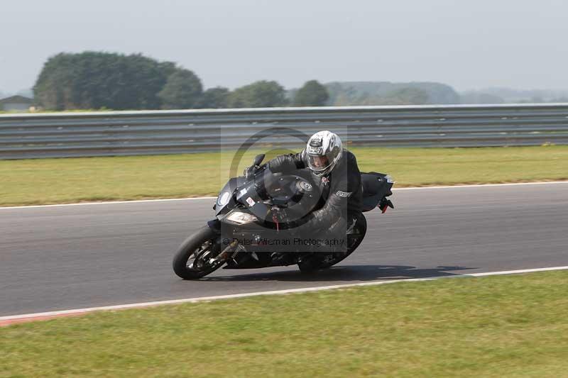 Motorcycle action photographs;Trackday digital images;event digital images;eventdigitalimages;no limits trackday;peter wileman photography;snetterton;snetterton circuit norfolk;snetterton photographs;trackday;trackday photos