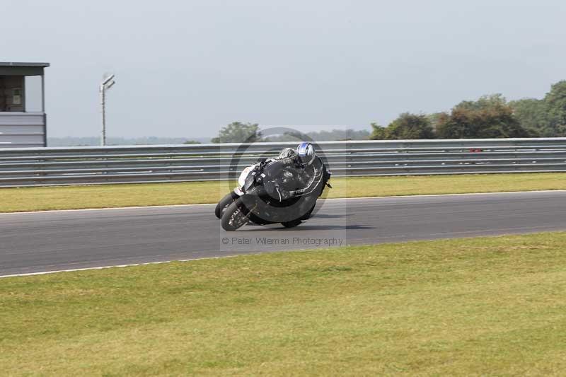 Motorcycle action photographs;Trackday digital images;event digital images;eventdigitalimages;no limits trackday;peter wileman photography;snetterton;snetterton circuit norfolk;snetterton photographs;trackday;trackday photos