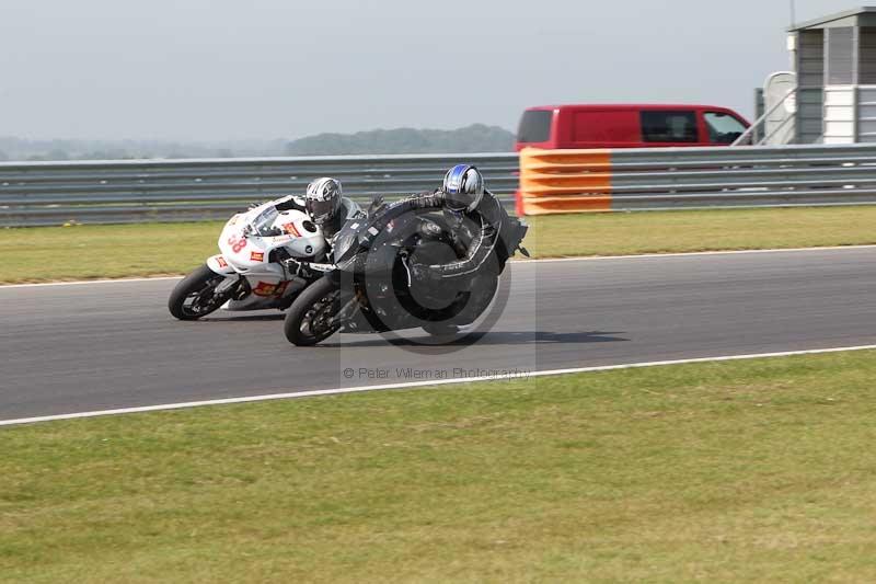 Motorcycle action photographs;Trackday digital images;event digital images;eventdigitalimages;no limits trackday;peter wileman photography;snetterton;snetterton circuit norfolk;snetterton photographs;trackday;trackday photos