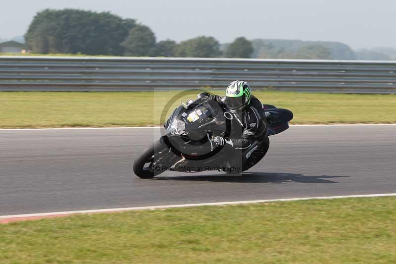 Motorcycle action photographs;Trackday digital images;event digital images;eventdigitalimages;no limits trackday;peter wileman photography;snetterton;snetterton circuit norfolk;snetterton photographs;trackday;trackday photos