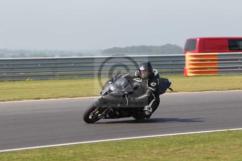 Motorcycle action photographs;Trackday digital images;event digital images;eventdigitalimages;no limits trackday;peter wileman photography;snetterton;snetterton circuit norfolk;snetterton photographs;trackday;trackday photos
