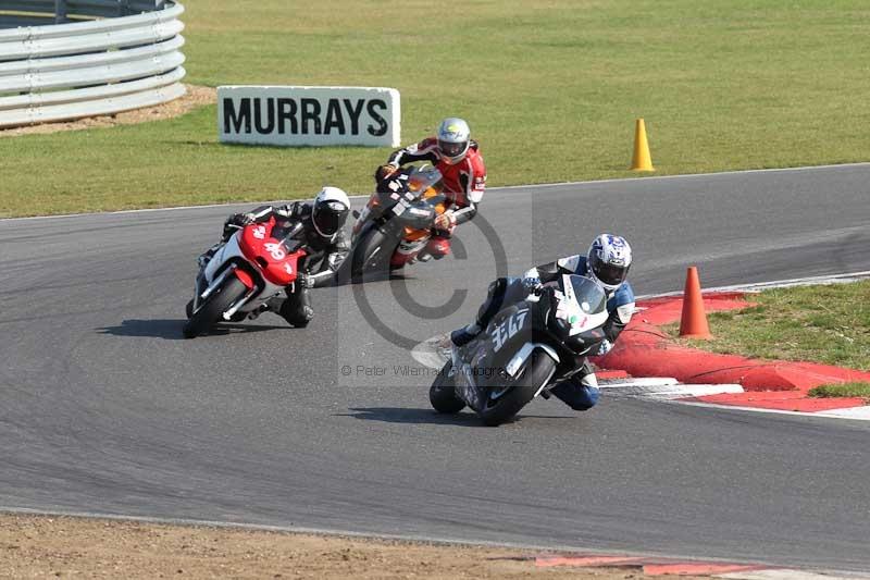 Motorcycle action photographs;Trackday digital images;event digital images;eventdigitalimages;no limits trackday;peter wileman photography;snetterton;snetterton circuit norfolk;snetterton photographs;trackday;trackday photos