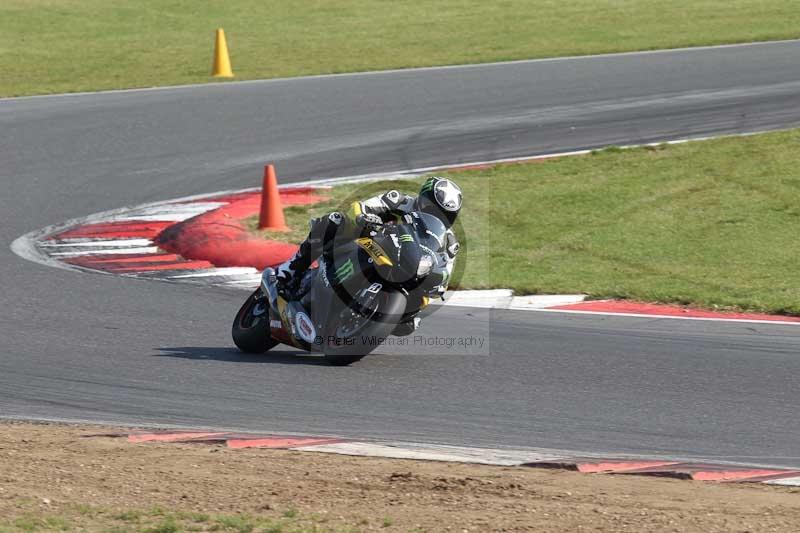 Motorcycle action photographs;Trackday digital images;event digital images;eventdigitalimages;no limits trackday;peter wileman photography;snetterton;snetterton circuit norfolk;snetterton photographs;trackday;trackday photos