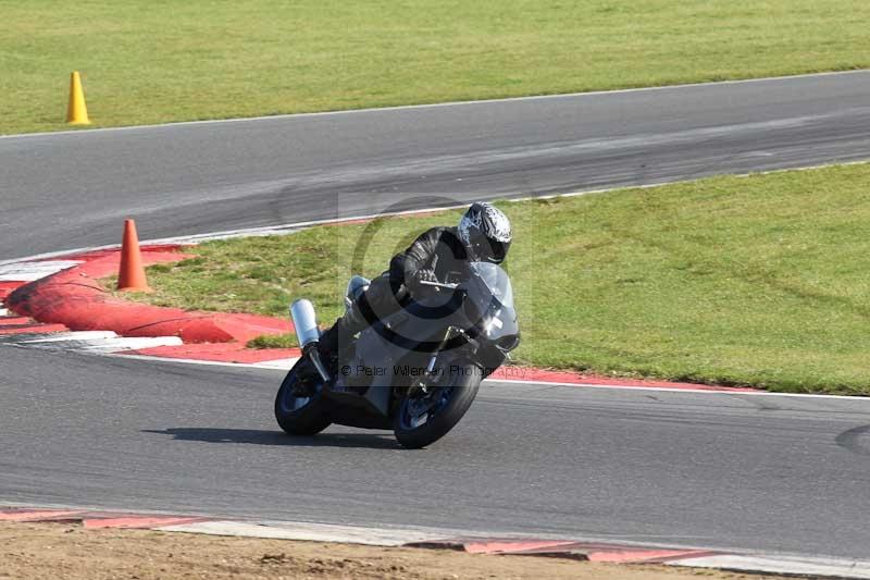 Motorcycle action photographs;Trackday digital images;event digital images;eventdigitalimages;no limits trackday;peter wileman photography;snetterton;snetterton circuit norfolk;snetterton photographs;trackday;trackday photos