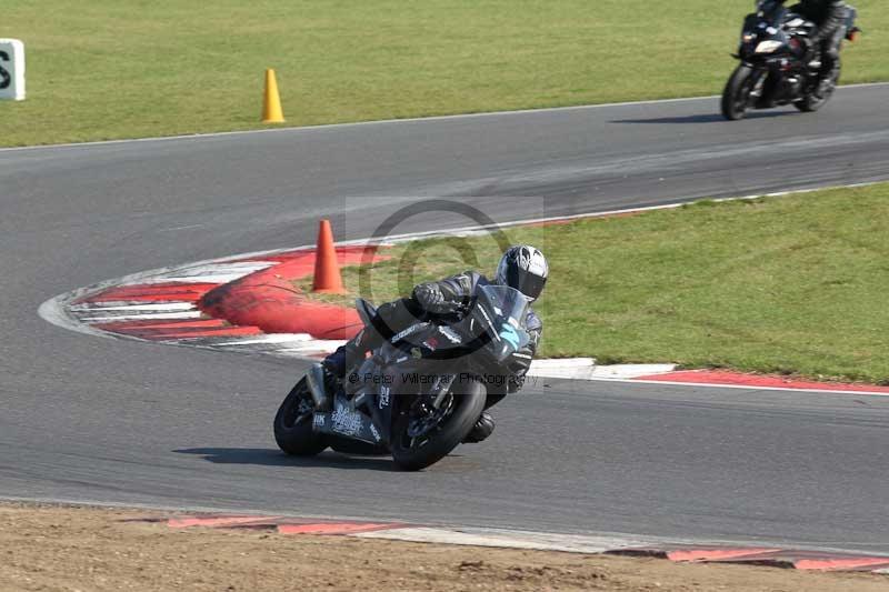 Motorcycle action photographs;Trackday digital images;event digital images;eventdigitalimages;no limits trackday;peter wileman photography;snetterton;snetterton circuit norfolk;snetterton photographs;trackday;trackday photos