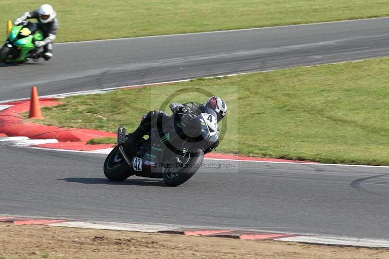 Motorcycle action photographs;Trackday digital images;event digital images;eventdigitalimages;no limits trackday;peter wileman photography;snetterton;snetterton circuit norfolk;snetterton photographs;trackday;trackday photos