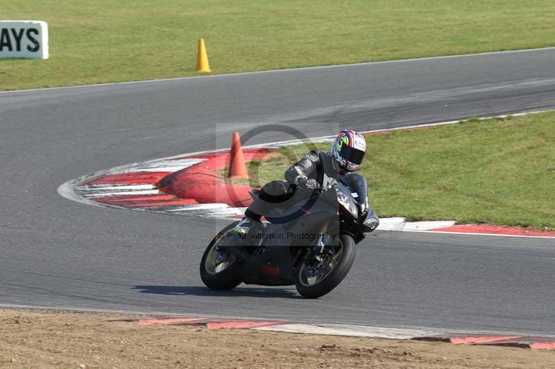 Motorcycle action photographs;Trackday digital images;event digital images;eventdigitalimages;no limits trackday;peter wileman photography;snetterton;snetterton circuit norfolk;snetterton photographs;trackday;trackday photos