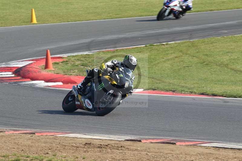 Motorcycle action photographs;Trackday digital images;event digital images;eventdigitalimages;no limits trackday;peter wileman photography;snetterton;snetterton circuit norfolk;snetterton photographs;trackday;trackday photos
