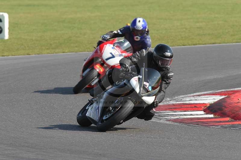 Motorcycle action photographs;Trackday digital images;event digital images;eventdigitalimages;no limits trackday;peter wileman photography;snetterton;snetterton circuit norfolk;snetterton photographs;trackday;trackday photos