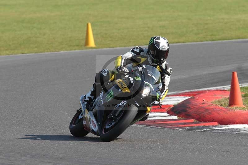 Motorcycle action photographs;Trackday digital images;event digital images;eventdigitalimages;no limits trackday;peter wileman photography;snetterton;snetterton circuit norfolk;snetterton photographs;trackday;trackday photos