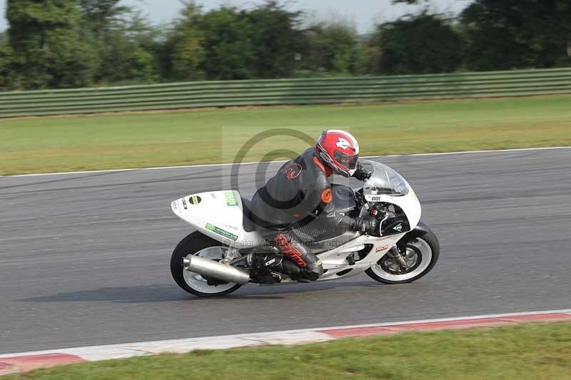 Motorcycle action photographs;Trackday digital images;event digital images;eventdigitalimages;no limits trackday;peter wileman photography;snetterton;snetterton circuit norfolk;snetterton photographs;trackday;trackday photos