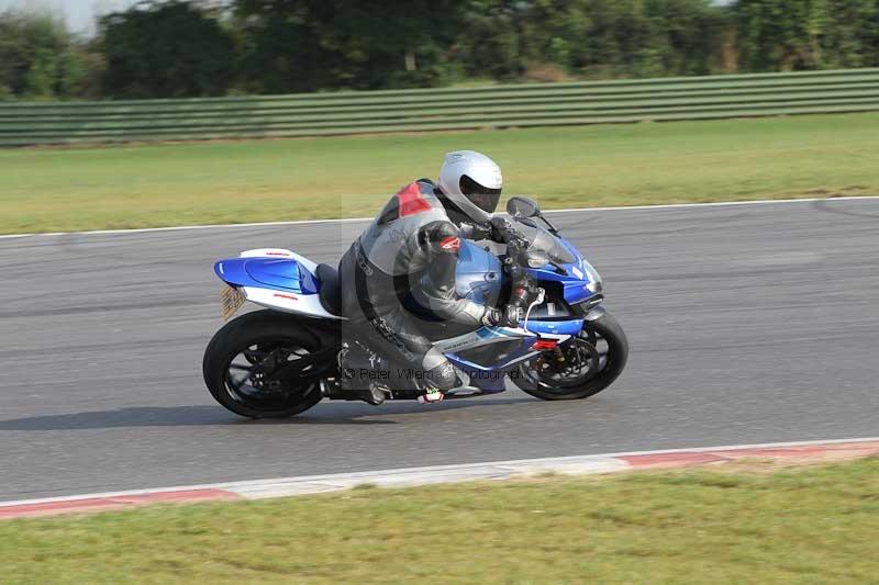 Motorcycle action photographs;Trackday digital images;event digital images;eventdigitalimages;no limits trackday;peter wileman photography;snetterton;snetterton circuit norfolk;snetterton photographs;trackday;trackday photos