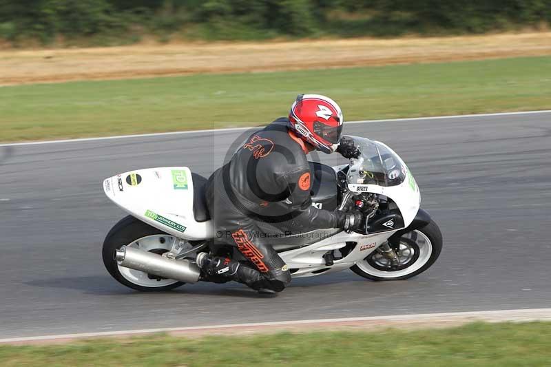 Motorcycle action photographs;Trackday digital images;event digital images;eventdigitalimages;no limits trackday;peter wileman photography;snetterton;snetterton circuit norfolk;snetterton photographs;trackday;trackday photos
