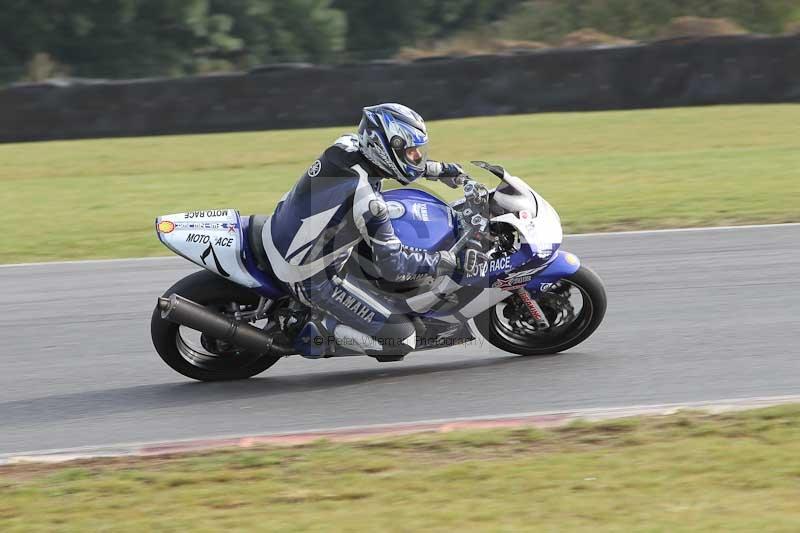 Motorcycle action photographs;Trackday digital images;event digital images;eventdigitalimages;no limits trackday;peter wileman photography;snetterton;snetterton circuit norfolk;snetterton photographs;trackday;trackday photos