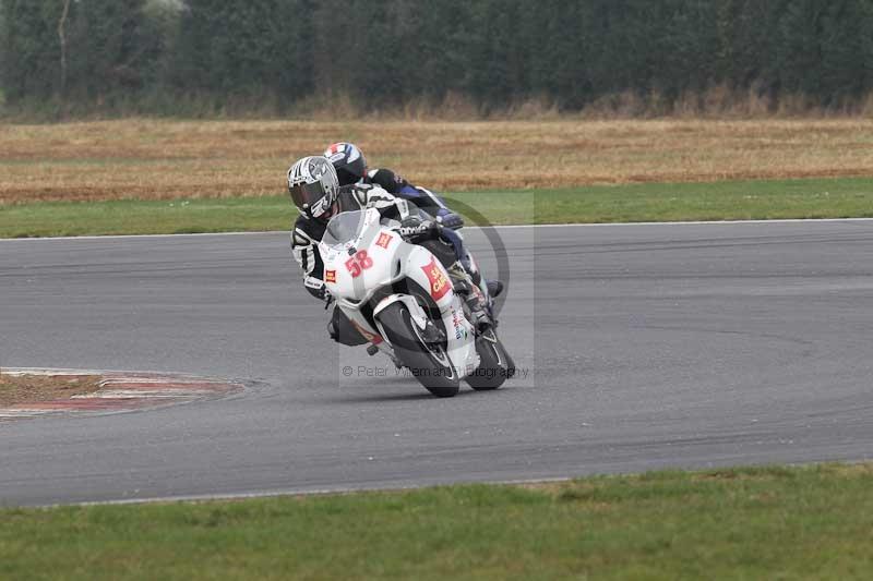 Motorcycle action photographs;Trackday digital images;event digital images;eventdigitalimages;no limits trackday;peter wileman photography;snetterton;snetterton circuit norfolk;snetterton photographs;trackday;trackday photos