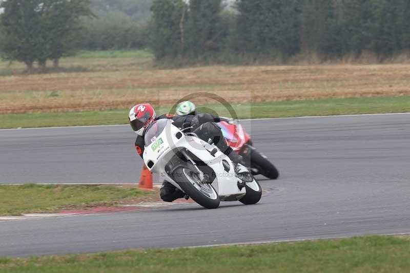 Motorcycle action photographs;Trackday digital images;event digital images;eventdigitalimages;no limits trackday;peter wileman photography;snetterton;snetterton circuit norfolk;snetterton photographs;trackday;trackday photos