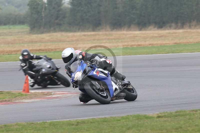 Motorcycle action photographs;Trackday digital images;event digital images;eventdigitalimages;no limits trackday;peter wileman photography;snetterton;snetterton circuit norfolk;snetterton photographs;trackday;trackday photos