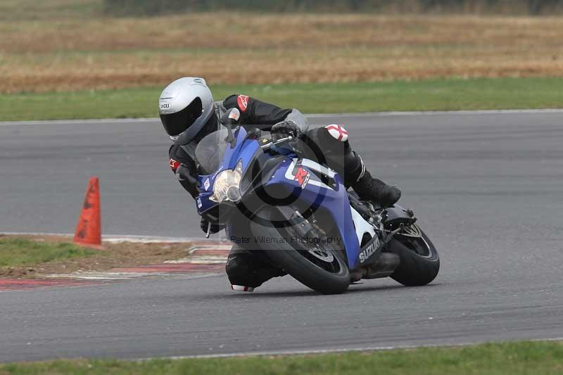 Motorcycle action photographs;Trackday digital images;event digital images;eventdigitalimages;no limits trackday;peter wileman photography;snetterton;snetterton circuit norfolk;snetterton photographs;trackday;trackday photos