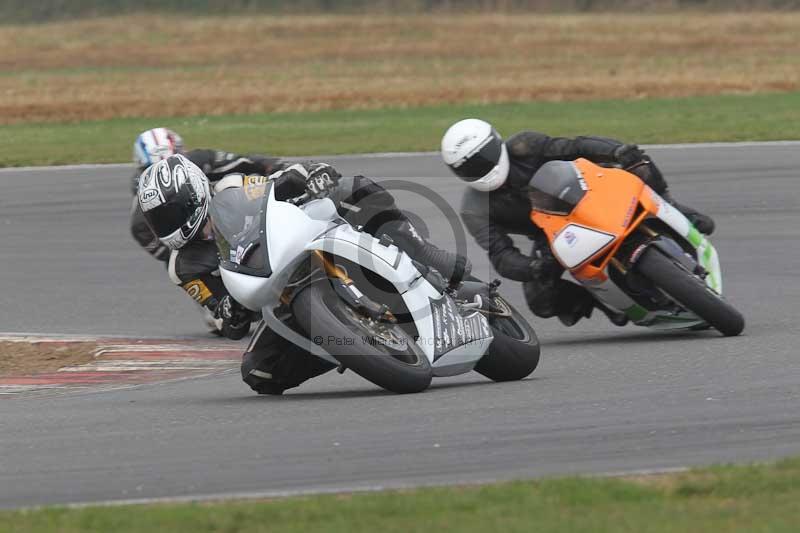 Motorcycle action photographs;Trackday digital images;event digital images;eventdigitalimages;no limits trackday;peter wileman photography;snetterton;snetterton circuit norfolk;snetterton photographs;trackday;trackday photos