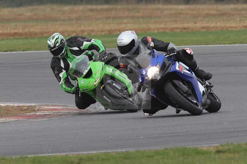 Motorcycle action photographs;Trackday digital images;event digital images;eventdigitalimages;no limits trackday;peter wileman photography;snetterton;snetterton circuit norfolk;snetterton photographs;trackday;trackday photos