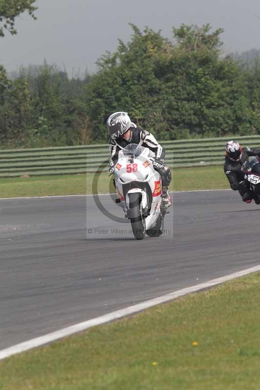 Motorcycle action photographs;Trackday digital images;event digital images;eventdigitalimages;no limits trackday;peter wileman photography;snetterton;snetterton circuit norfolk;snetterton photographs;trackday;trackday photos