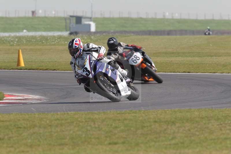 Motorcycle action photographs;Trackday digital images;event digital images;eventdigitalimages;no limits trackday;peter wileman photography;snetterton;snetterton circuit norfolk;snetterton photographs;trackday;trackday photos