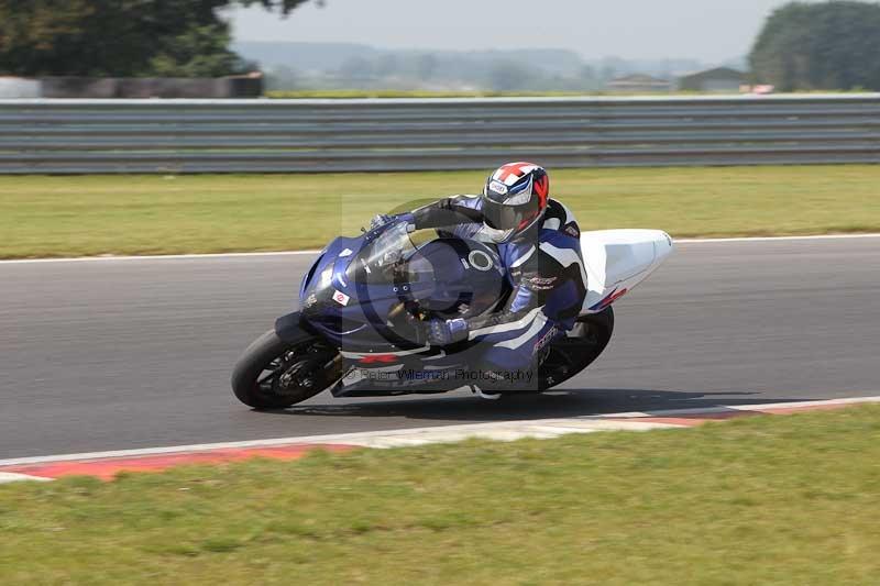 Motorcycle action photographs;Trackday digital images;event digital images;eventdigitalimages;no limits trackday;peter wileman photography;snetterton;snetterton circuit norfolk;snetterton photographs;trackday;trackday photos
