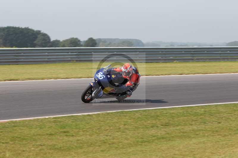 Motorcycle action photographs;Trackday digital images;event digital images;eventdigitalimages;no limits trackday;peter wileman photography;snetterton;snetterton circuit norfolk;snetterton photographs;trackday;trackday photos