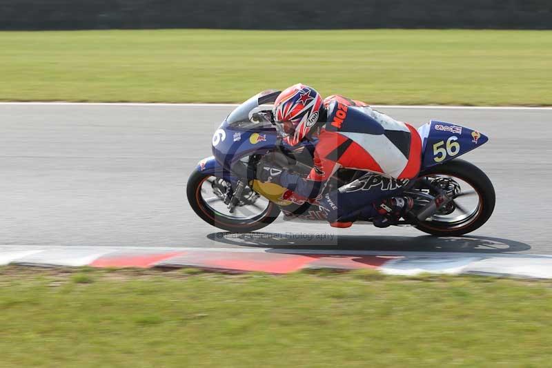 Motorcycle action photographs;Trackday digital images;event digital images;eventdigitalimages;no limits trackday;peter wileman photography;snetterton;snetterton circuit norfolk;snetterton photographs;trackday;trackday photos