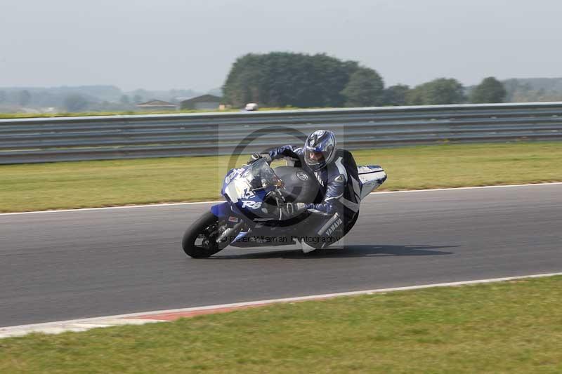 Motorcycle action photographs;Trackday digital images;event digital images;eventdigitalimages;no limits trackday;peter wileman photography;snetterton;snetterton circuit norfolk;snetterton photographs;trackday;trackday photos