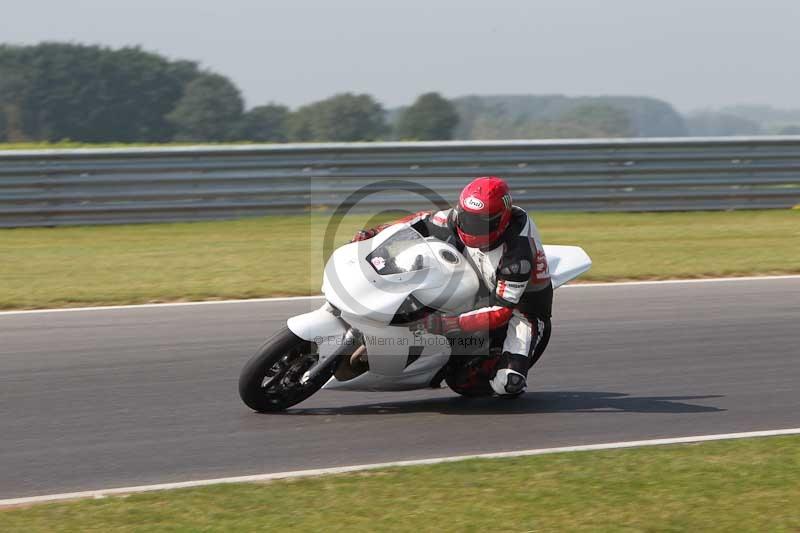 Motorcycle action photographs;Trackday digital images;event digital images;eventdigitalimages;no limits trackday;peter wileman photography;snetterton;snetterton circuit norfolk;snetterton photographs;trackday;trackday photos
