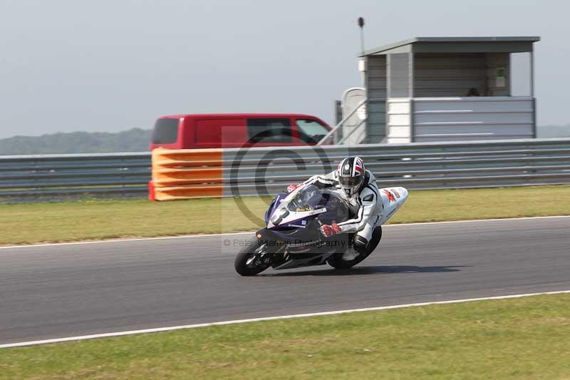 Motorcycle action photographs;Trackday digital images;event digital images;eventdigitalimages;no limits trackday;peter wileman photography;snetterton;snetterton circuit norfolk;snetterton photographs;trackday;trackday photos
