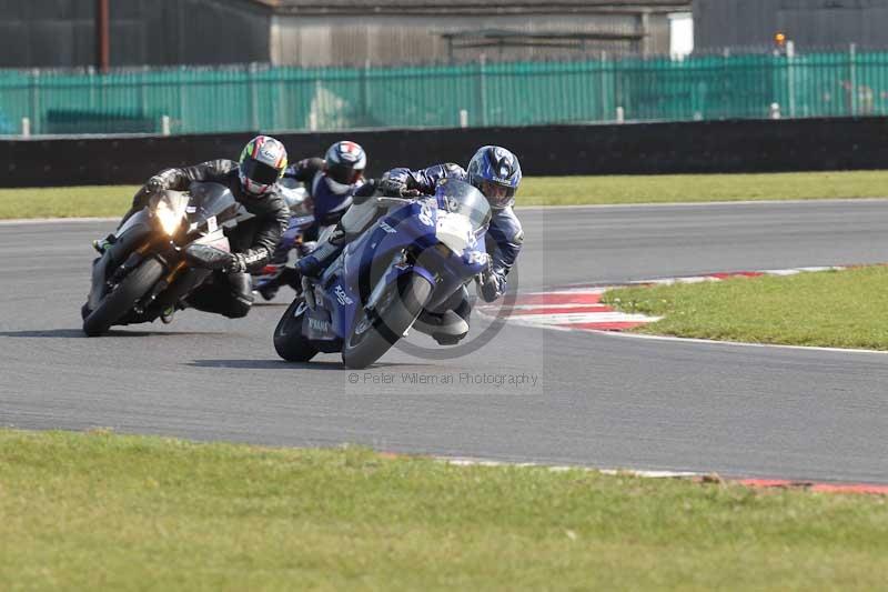 Motorcycle action photographs;Trackday digital images;event digital images;eventdigitalimages;no limits trackday;peter wileman photography;snetterton;snetterton circuit norfolk;snetterton photographs;trackday;trackday photos