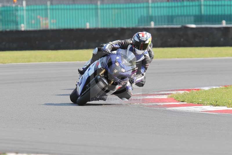 Motorcycle action photographs;Trackday digital images;event digital images;eventdigitalimages;no limits trackday;peter wileman photography;snetterton;snetterton circuit norfolk;snetterton photographs;trackday;trackday photos