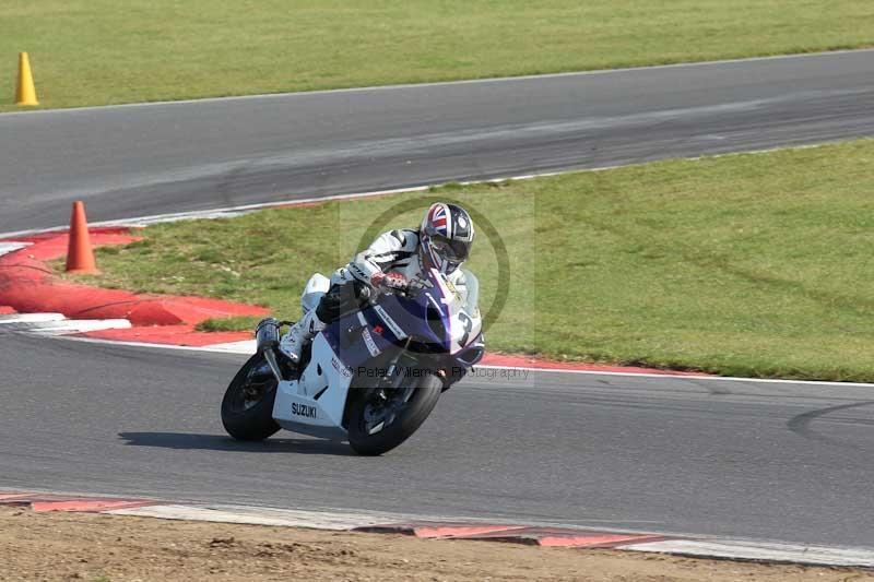 Motorcycle action photographs;Trackday digital images;event digital images;eventdigitalimages;no limits trackday;peter wileman photography;snetterton;snetterton circuit norfolk;snetterton photographs;trackday;trackday photos