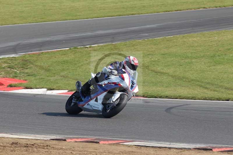 Motorcycle action photographs;Trackday digital images;event digital images;eventdigitalimages;no limits trackday;peter wileman photography;snetterton;snetterton circuit norfolk;snetterton photographs;trackday;trackday photos