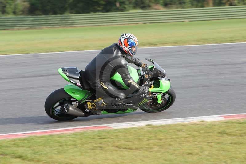 Motorcycle action photographs;Trackday digital images;event digital images;eventdigitalimages;no limits trackday;peter wileman photography;snetterton;snetterton circuit norfolk;snetterton photographs;trackday;trackday photos