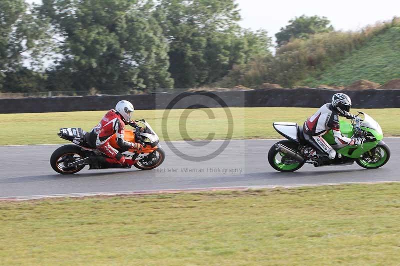 Motorcycle action photographs;Trackday digital images;event digital images;eventdigitalimages;no limits trackday;peter wileman photography;snetterton;snetterton circuit norfolk;snetterton photographs;trackday;trackday photos