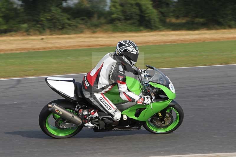 Motorcycle action photographs;Trackday digital images;event digital images;eventdigitalimages;no limits trackday;peter wileman photography;snetterton;snetterton circuit norfolk;snetterton photographs;trackday;trackday photos
