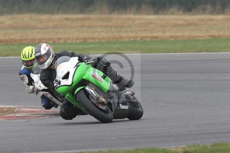 Motorcycle action photographs;Trackday digital images;event digital images;eventdigitalimages;no limits trackday;peter wileman photography;snetterton;snetterton circuit norfolk;snetterton photographs;trackday;trackday photos