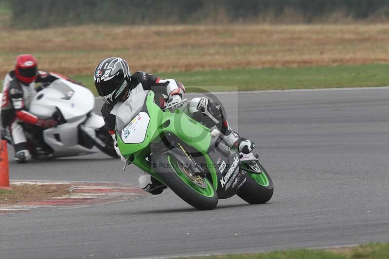 Motorcycle action photographs;Trackday digital images;event digital images;eventdigitalimages;no limits trackday;peter wileman photography;snetterton;snetterton circuit norfolk;snetterton photographs;trackday;trackday photos