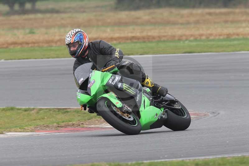Motorcycle action photographs;Trackday digital images;event digital images;eventdigitalimages;no limits trackday;peter wileman photography;snetterton;snetterton circuit norfolk;snetterton photographs;trackday;trackday photos