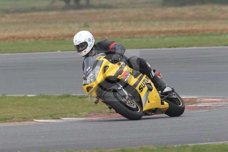 Motorcycle action photographs;Trackday digital images;event digital images;eventdigitalimages;no limits trackday;peter wileman photography;snetterton;snetterton circuit norfolk;snetterton photographs;trackday;trackday photos