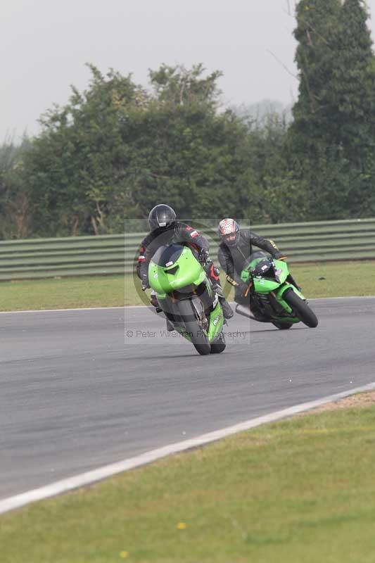 Motorcycle action photographs;Trackday digital images;event digital images;eventdigitalimages;no limits trackday;peter wileman photography;snetterton;snetterton circuit norfolk;snetterton photographs;trackday;trackday photos