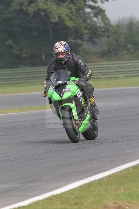 Motorcycle action photographs;Trackday digital images;event digital images;eventdigitalimages;no limits trackday;peter wileman photography;snetterton;snetterton circuit norfolk;snetterton photographs;trackday;trackday photos