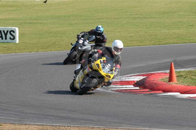 Motorcycle action photographs;Trackday digital images;event digital images;eventdigitalimages;no limits trackday;peter wileman photography;snetterton;snetterton circuit norfolk;snetterton photographs;trackday;trackday photos