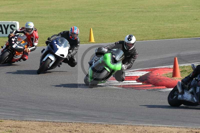 Motorcycle action photographs;Trackday digital images;event digital images;eventdigitalimages;no limits trackday;peter wileman photography;snetterton;snetterton circuit norfolk;snetterton photographs;trackday;trackday photos